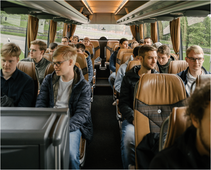 Zu sehen sind Zuschauer:innen beim INNO Festival 2023.